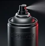 Aplicamos una imprimación premium que aísla la chapa, nivela la superficie y garantiza que la pintura se agarre de por vida.